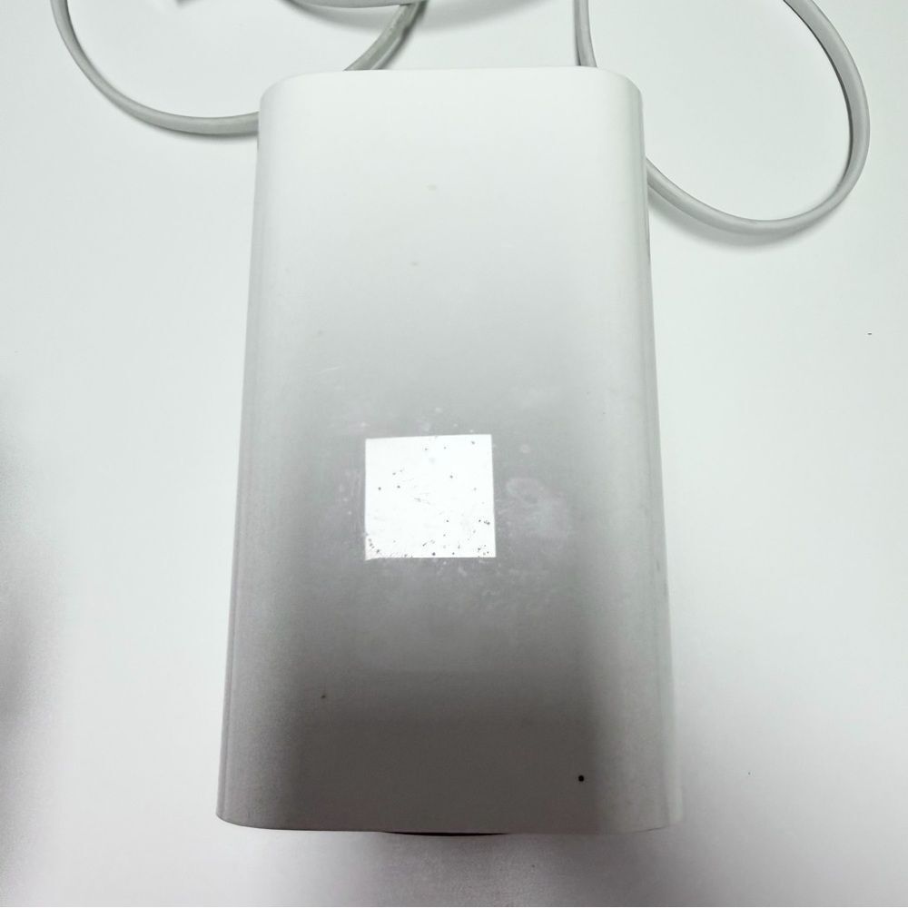 Apple AirPort Extreme Router 802.11ac
A1521 - Picture 3 of 6